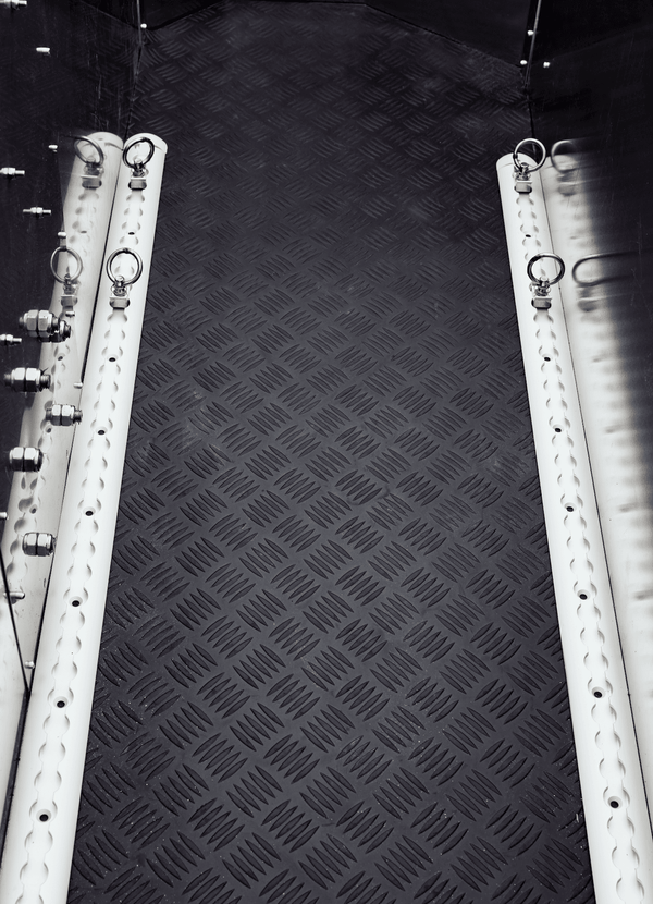 Internal Fixture Rails for IXTAbox